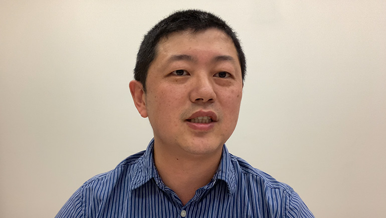 Jinyi Zhu